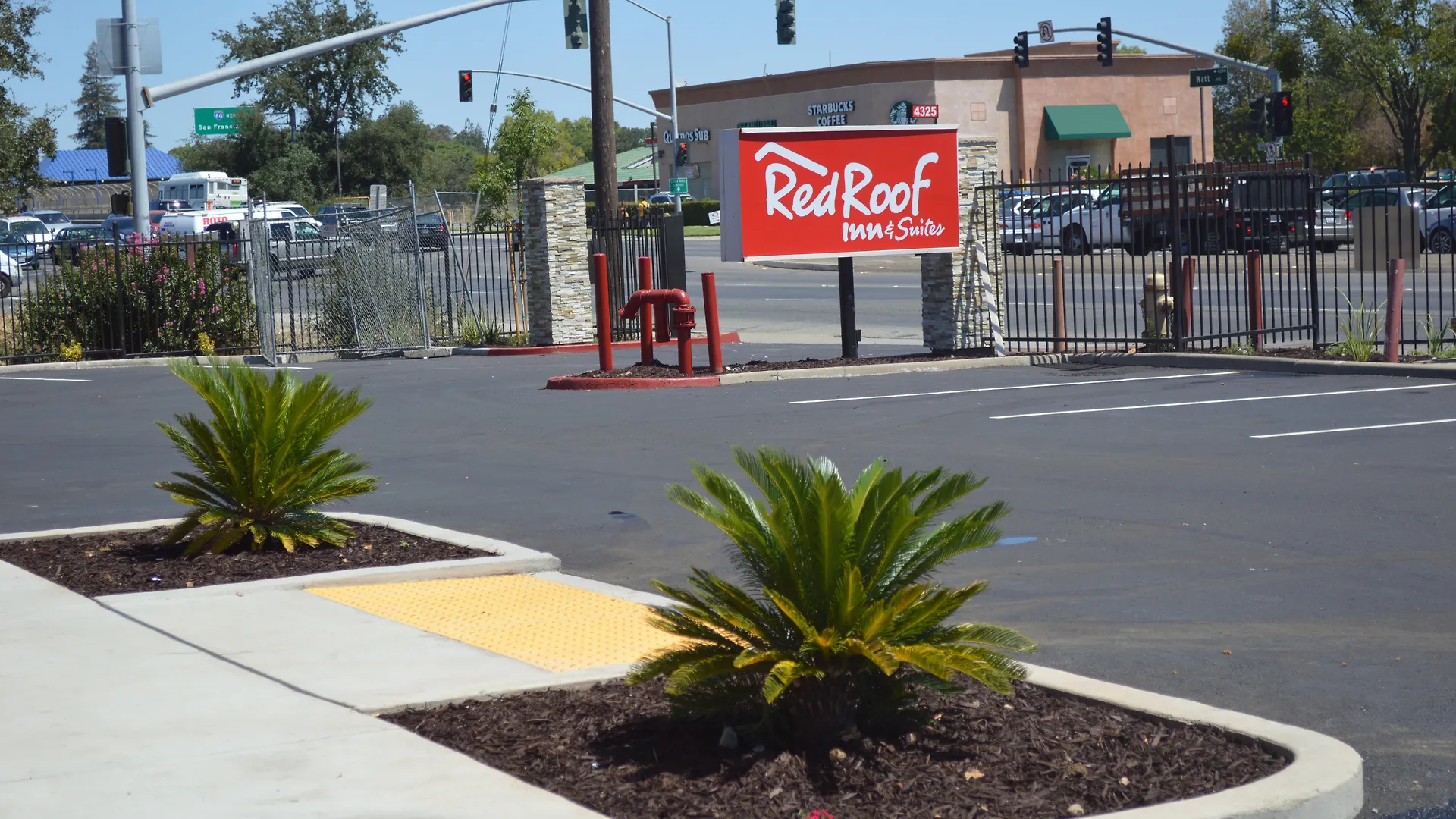Red Roof Inn & Suites Sacramento North North Highlands
